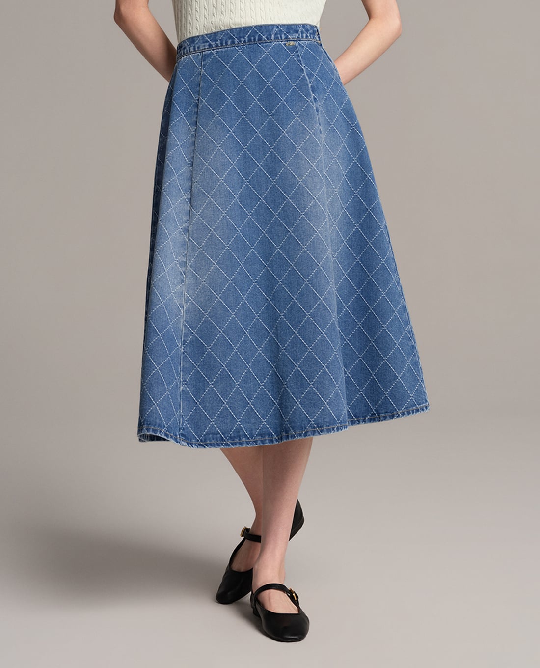 USPA - Chân váy denim midi phối họa tiết