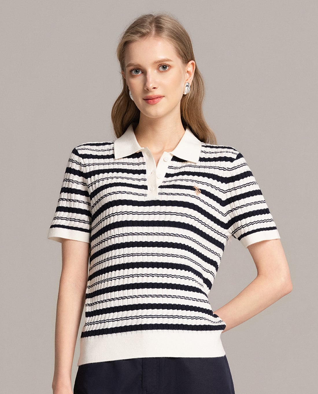 USPA - Áo dệt kim nữ cổ bẻ tay ngắn kẻ sọc