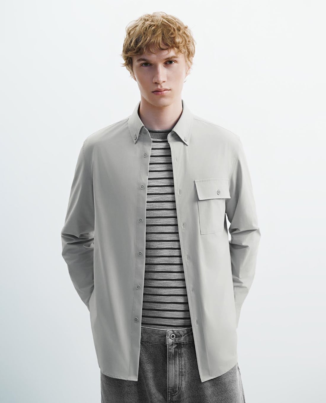 URBAN REVIVO - Áo sơ mi nam cổ bẻ tay dài phối túi hộp
