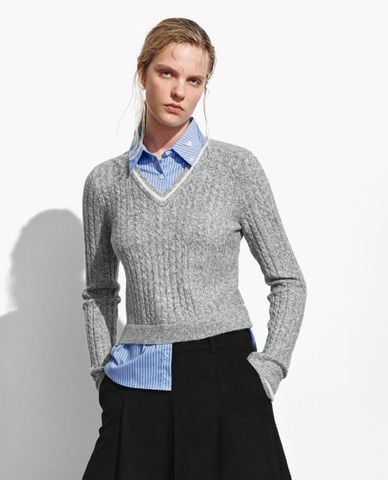  URBAN REVIVO - Áo sweater nữ cổ sơ mi tay dài kẻ sọc 
