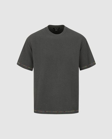  URBAN REVIVO - Áo thun nam cổ tròn tay ngắn viền chỉ màu 