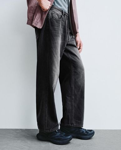  URBAN REVIVO - Quần jeans nam ống đứng wash bạc 