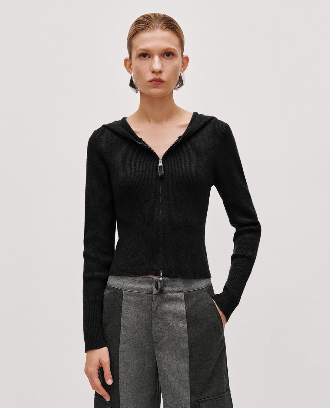 URBAN REVIVO - Áo khoác cardigan nữ cổ V tay dài phối mũ