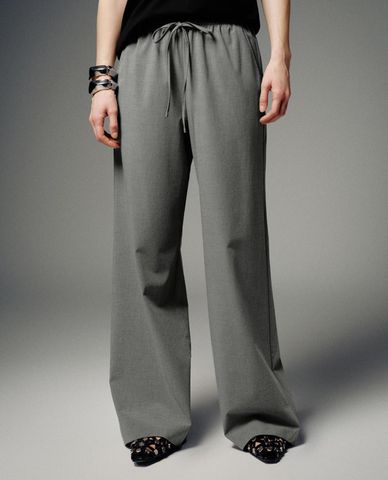  URBAN REVIVO - Quần nữ ống rộng lưng thun phối dây rút 