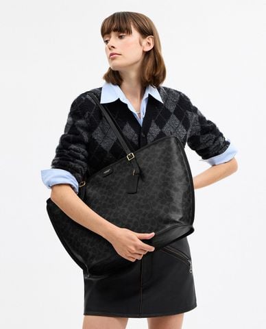  COACH - Túi tote nữ hình thang Taxi In Signature Canvas 
