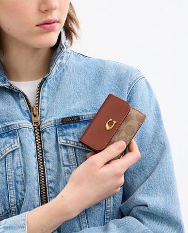  COACH - Ví đựng thẻ nữ Essential In Signature Canvas 