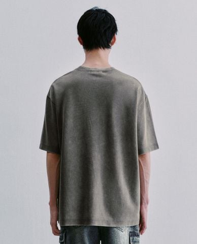  URBAN REVIVO - Áo thun nam cổ tròn tay ngắn wash bạc 
