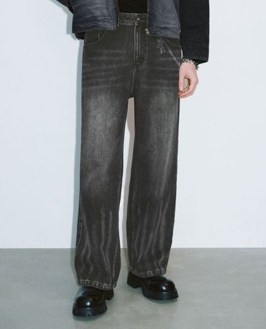  URBAN REVIVO - Quần jeans nam ống rộng wash bạc thời thượng 