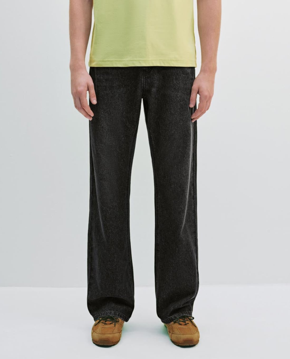 URBAN REVIVO - Quần jeans nam ống đứng wash bạc