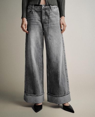  URBAN REVIVO - Quần jeans nữ ống rộng xắn gấu 