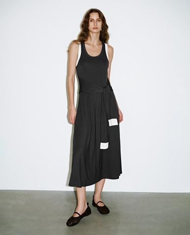  URBAN REVIVO - Đầm sát nách midi hai lớp 