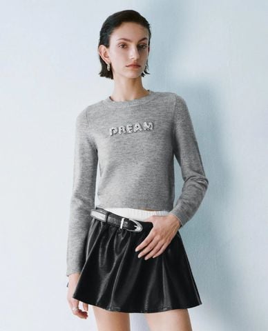  URBAN REVIVO - Áo dệt kim nữ cổ tròn tay dài phom croptop 
