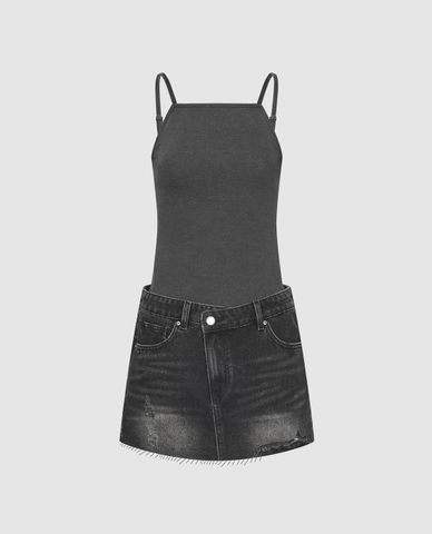  URBAN REVIVO - Đầm denim mini hai dây cổ vuông 