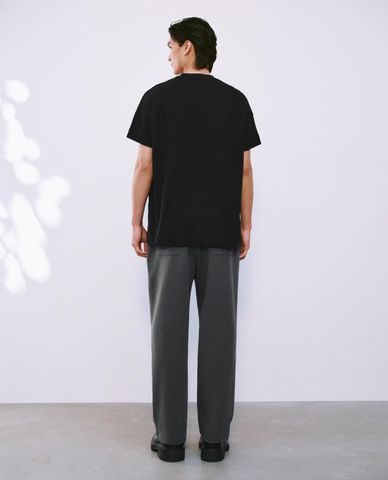  URBAN REVIVO - Áo thun nam cổ tròn tay ngắn in chữ 