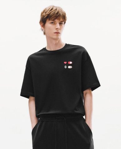  URBAN REVIVO - Áo thun nam cổ tròn tay ngắn họa tiết mini 