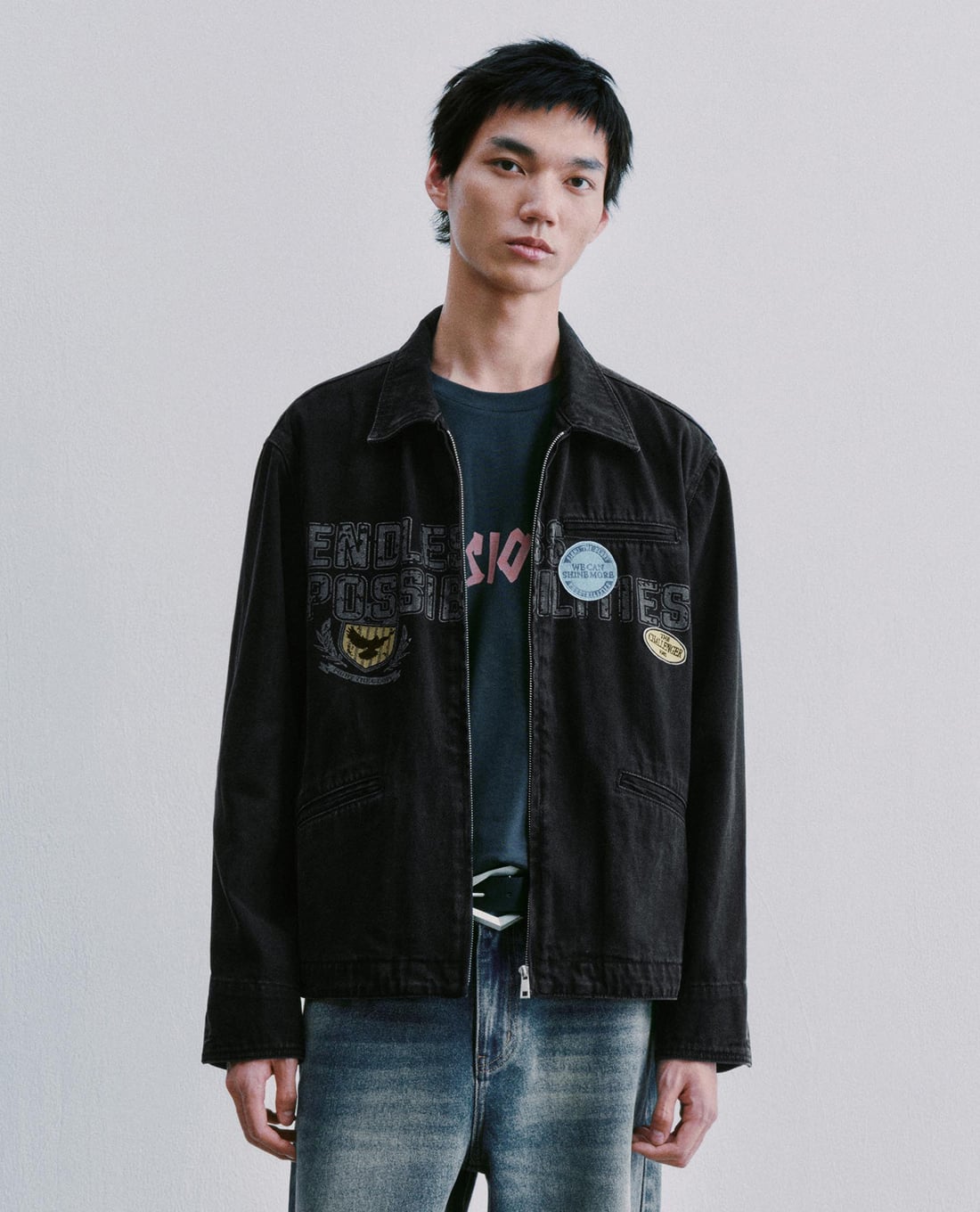 URBAN REVIVO - Áo khoác denim nam tay dài in họa tiết