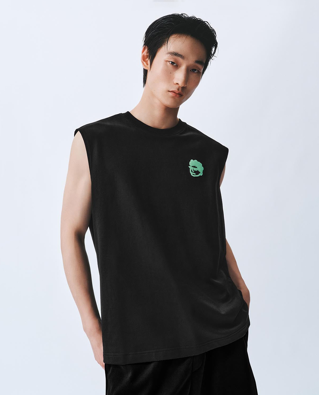 URBAN REVIVO - Áo ba lỗ nam in họa tiết