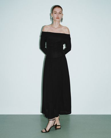  URBAN REVIVO - Đầm trễ vai midi tay dài 