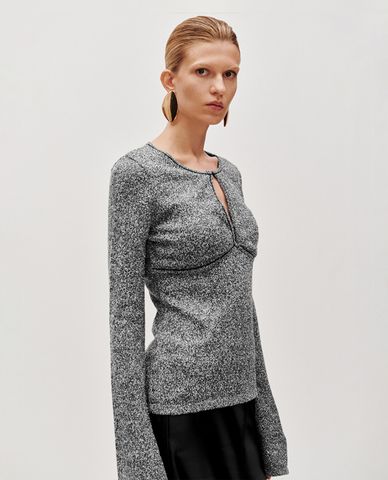  URBAN REVIVO - Áo dệt kim nữ cổ V tay ống loe 