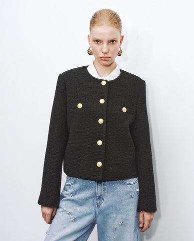  URBAN REVIVO - Áo khoác tweed nữ cổ tròn tay dài phối nút 