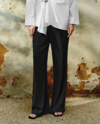  URBAN REVIVO - Quần nữ ống rộng lưng thun 