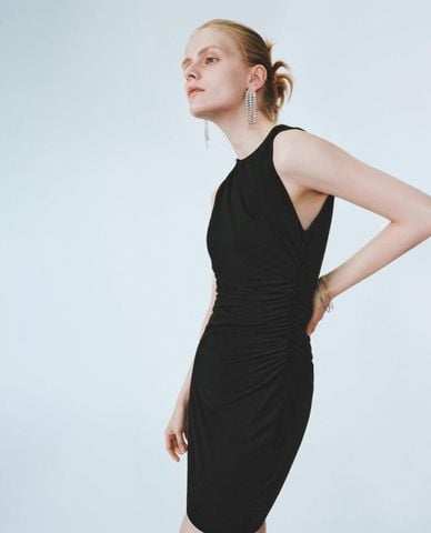  URBAN REVIVO - Đầm sát nách mini xếp li phom ôm 