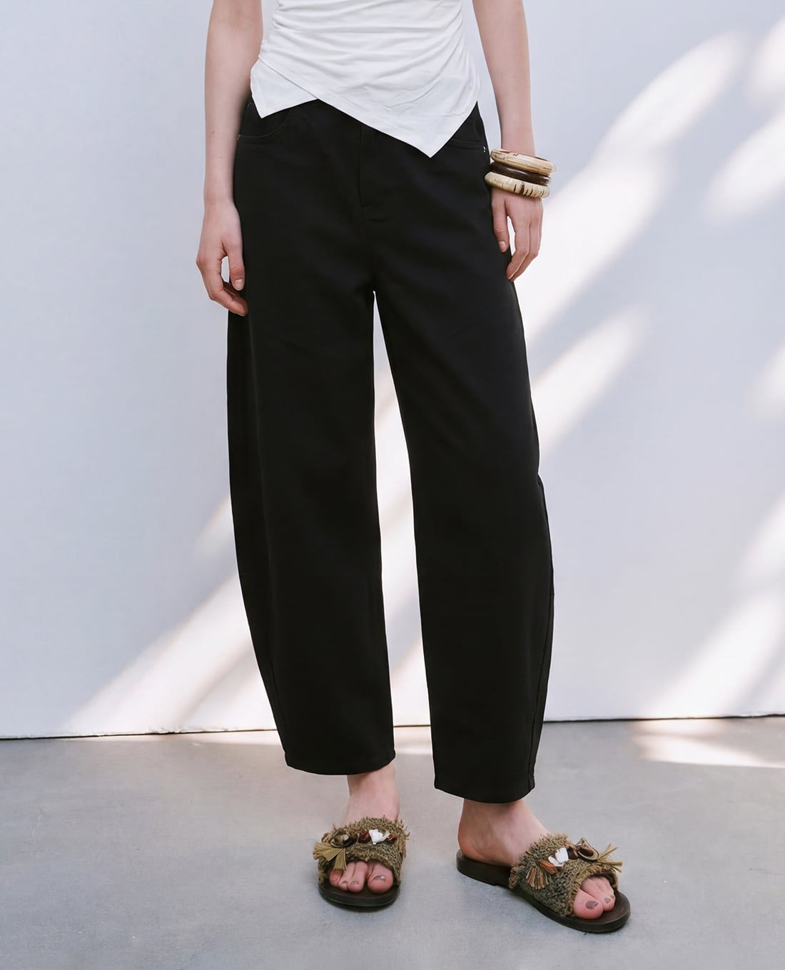 URBAN REVIVO - Quần jeans nữ ống đứng thanh lịch