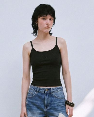  URBAN REVIVO - Áo hai dây nữ thêu chữ phom ôm 