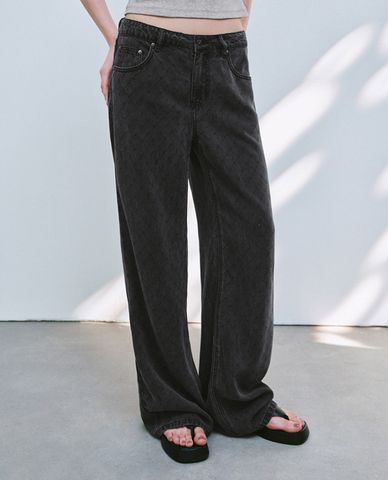  URBAN REVIVO - Quần jeans nữ ống rộng sọc caro 