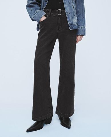  URBAN REVIVO - Quần jeans nữ ống loe kèm thắt lưng 