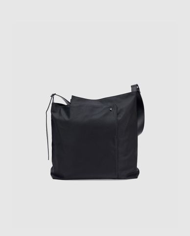  URBAN REVIVO - Túi đeo chéo nam phom chữ nhật 