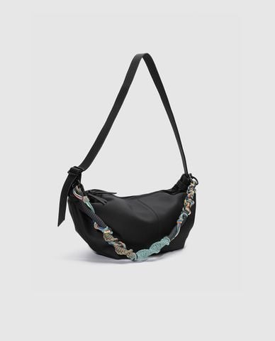  URBAN REVIVO - Túi đeo vai nam hình bán nguyệt phối dây đan 