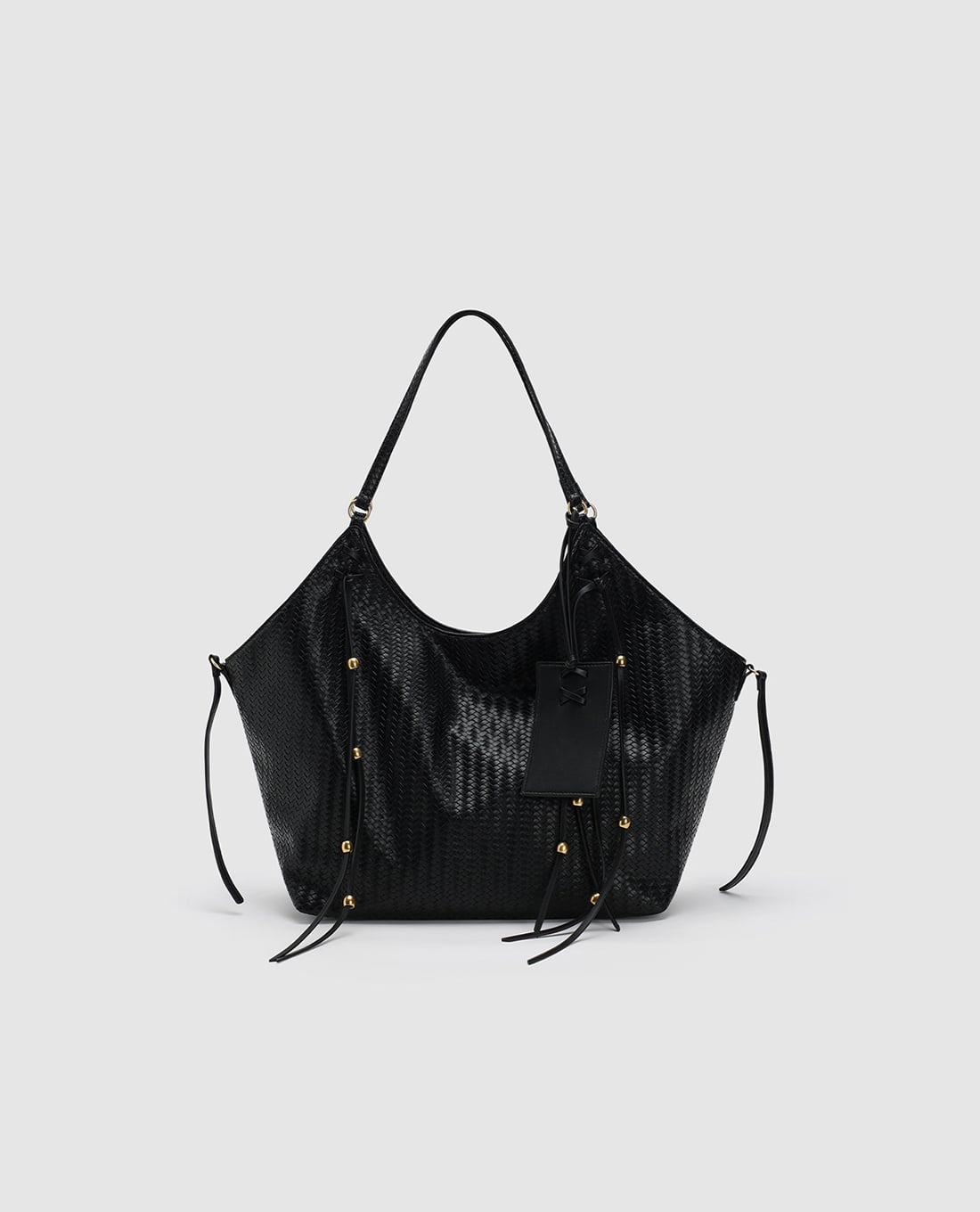 URBAN REVIVO - Túi đeo vai nữ vân da phối tua rua