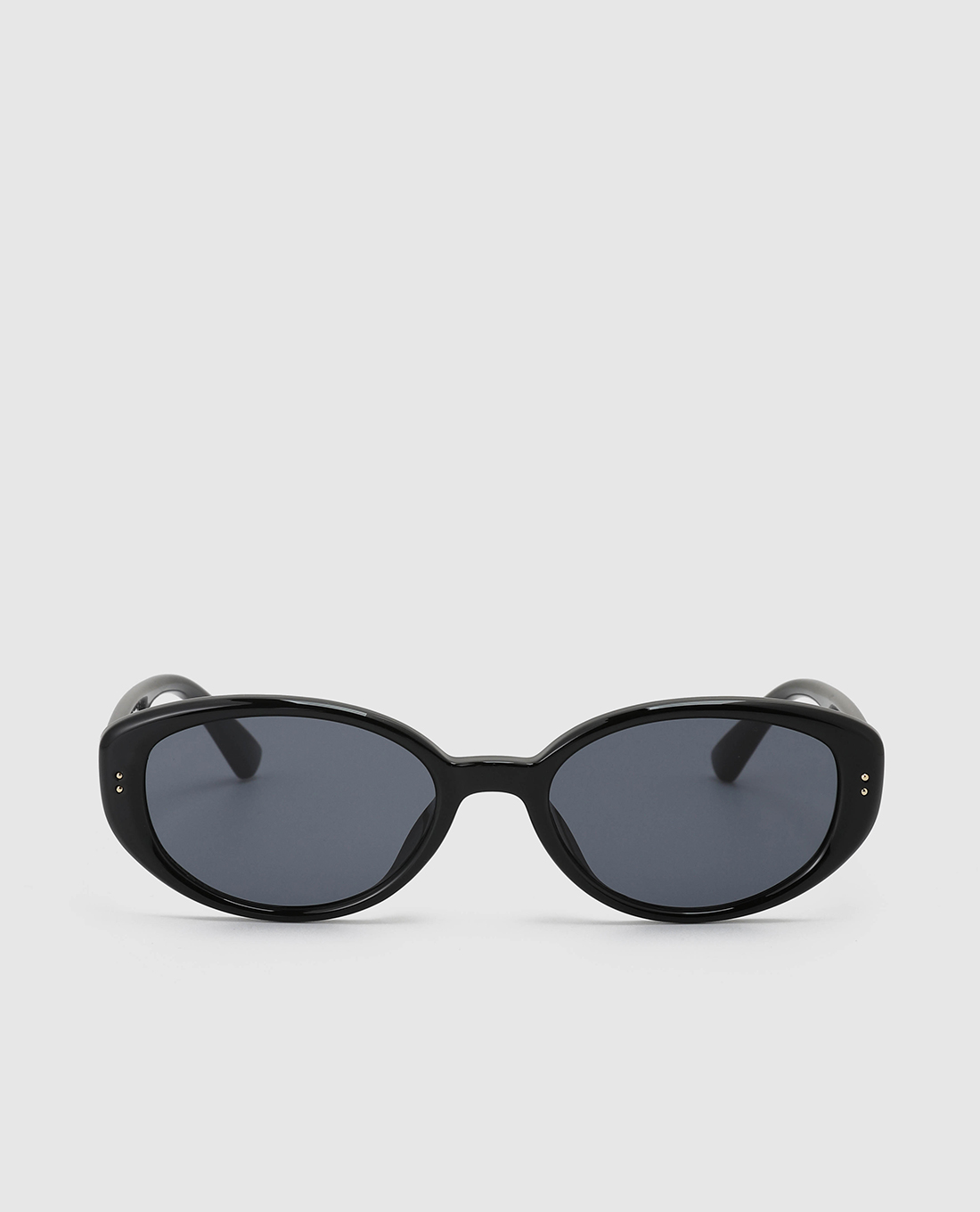 URBAN REVIVO - Kính mát nữ gọng oval bản dày
