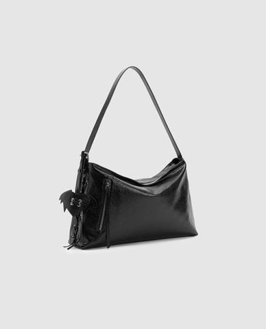  URBAN REVIVO - Túi đeo vai nữ hình thang phối charm 