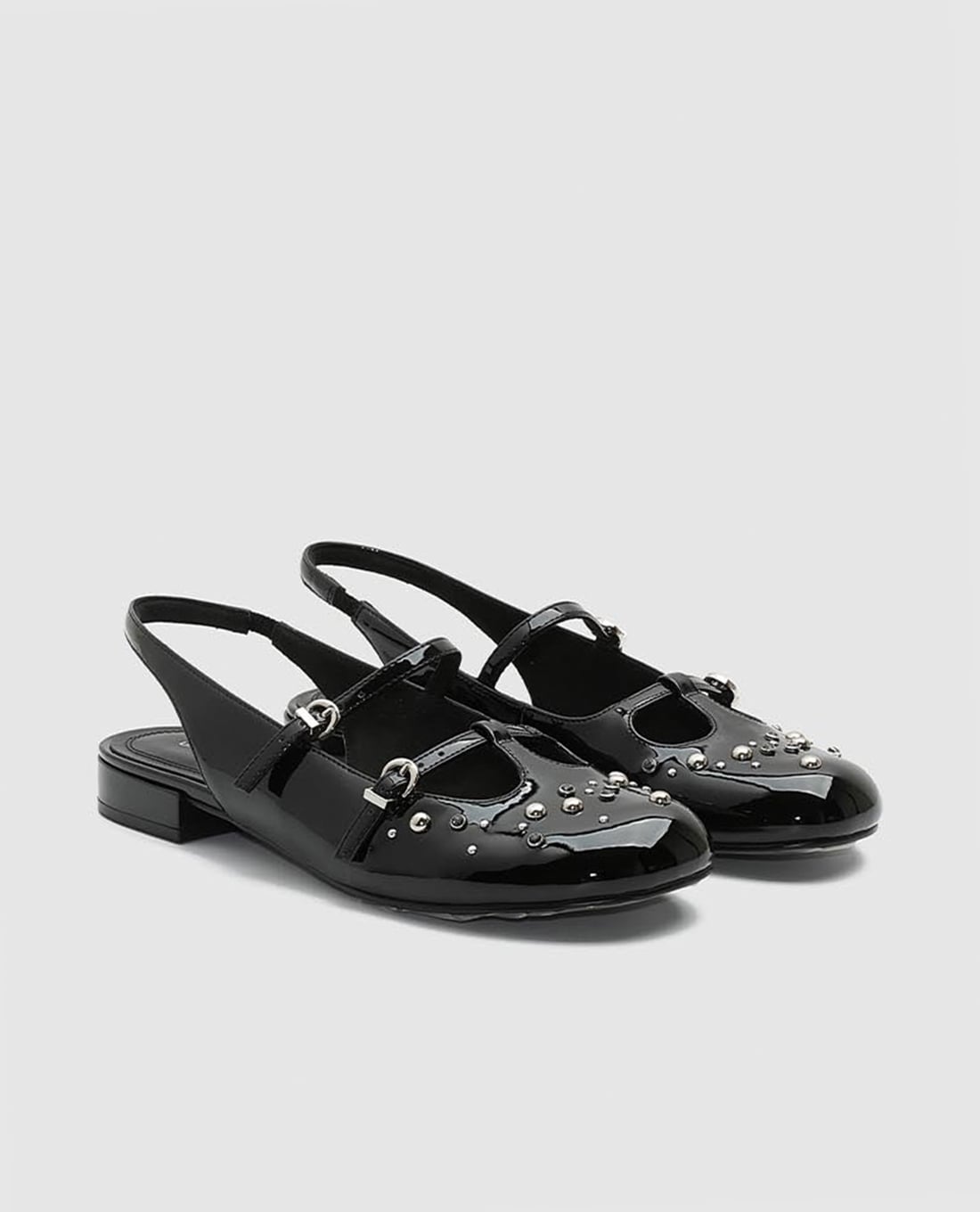 Urban Revivo giày sandals cao gót nữ đế thấp mũi tròn màu đen
