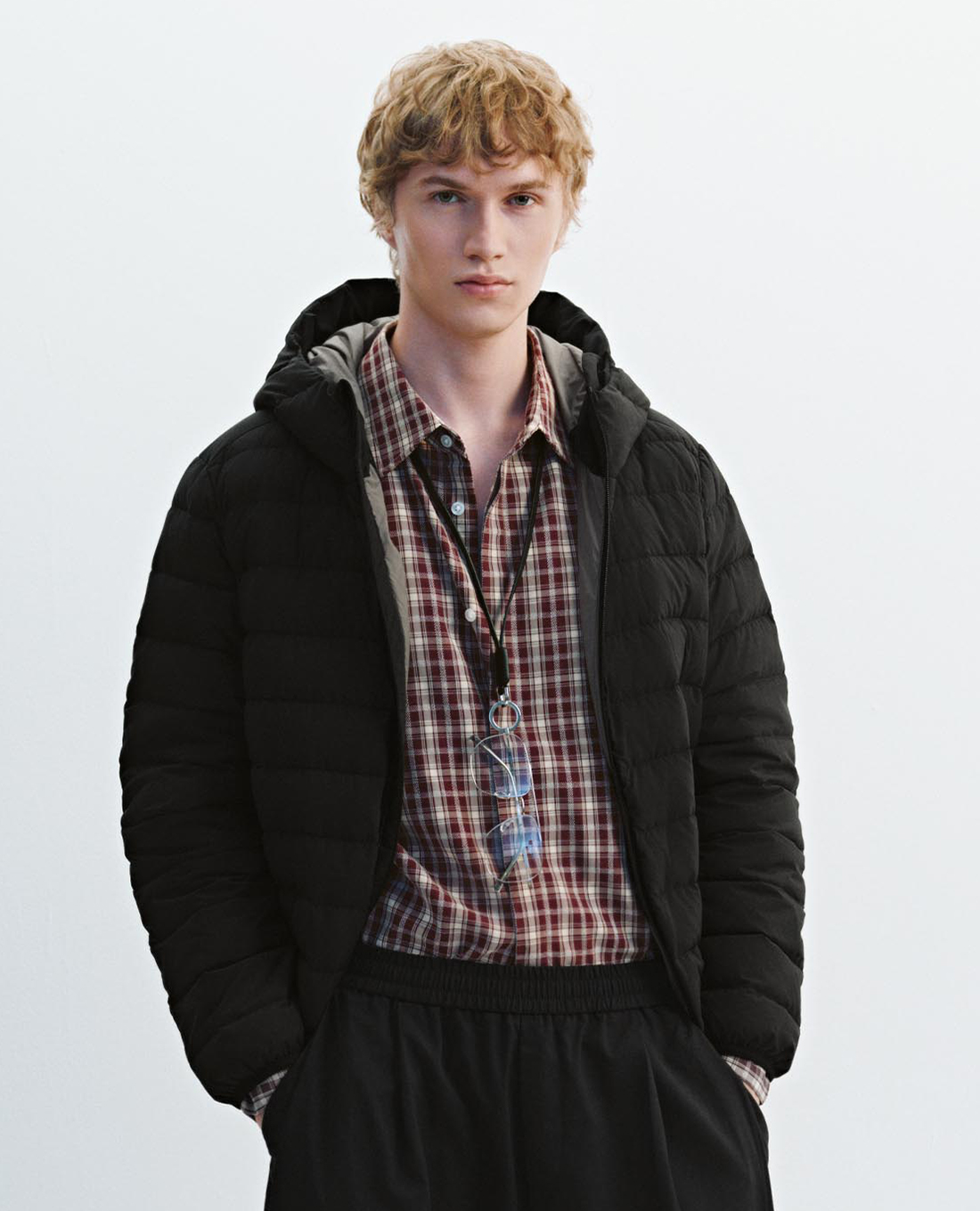 URBAN REVIVO - Áo khoác phao nam cổ cao phối mũ