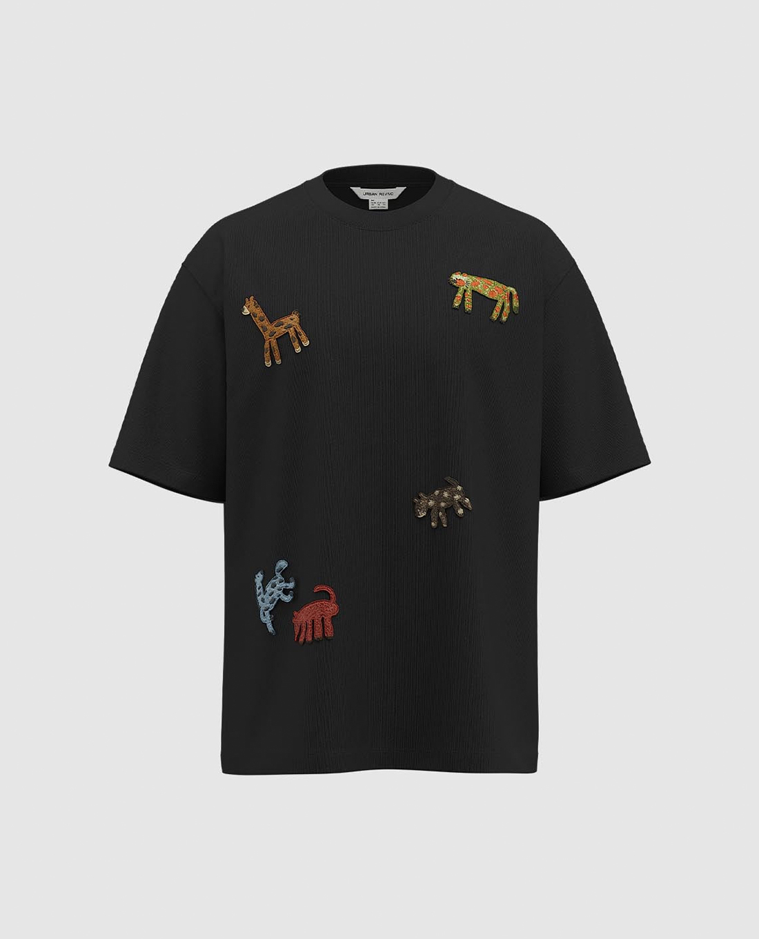 URBAN REVIVO - Áo thun nam cổ tròn tay ngắn phối hình trẻ trung