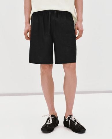  URBAN REVIVO - Quần short nam ngang gối lưng thun dây rút 