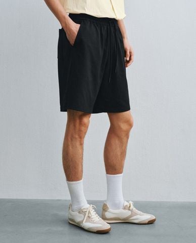  URBAN REVIVO - Quần short nam ống rộng lưng thun dây rút 
