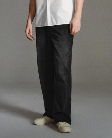  URBAN REVIVO - Quần jeans nam ống rộng lưng thun 