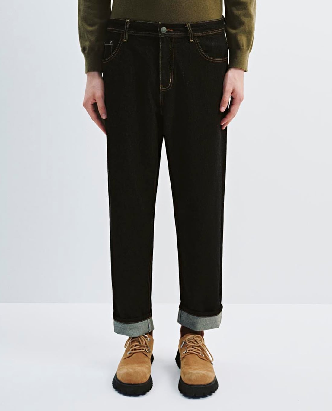 URBAN REVIVO - Quần jeans nam ống đứng xắn gấu