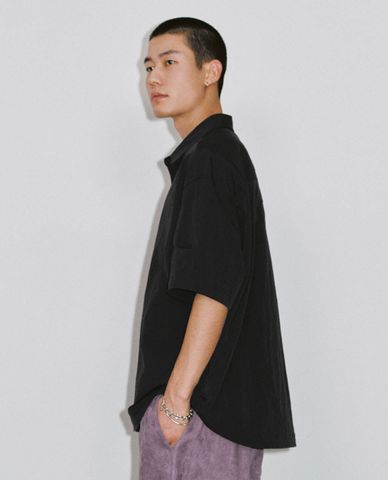  URBAN REVIVO - Áo sơ mi nam tay ngắn phối dây rút 