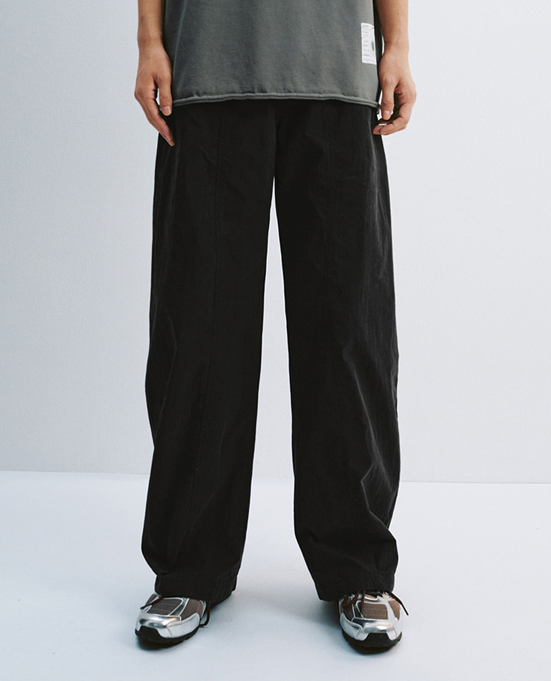 URBAN REVIVO - Quần nam ống rộng lưng thun