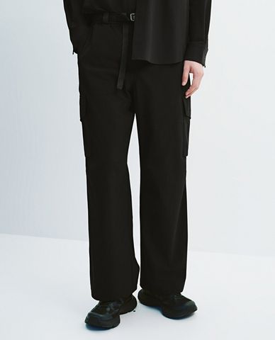  URBAN REVIVO - Quần nam ống rộng phối túi hộp 