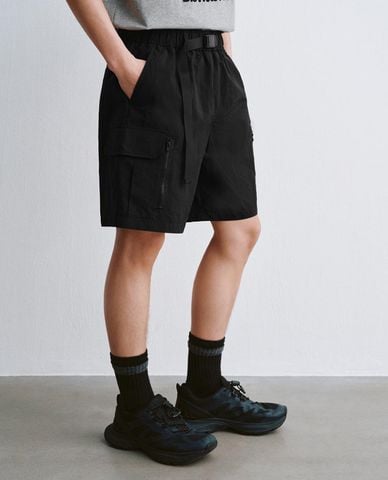  URBAN REVIVO - Quần short nam ống rộng túi hộp khóa kéo 