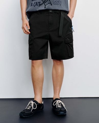  URBAN REVIVO - Quần short nam ống rộng túi hộp phối khóa cài 