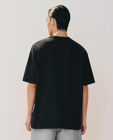  URBAN REVIVO - Áo thun nam cổ tròn tay ngắn phối túi 