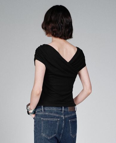  URBAN REVIVO - Áo kiểu nữ cổ V tay ngắn phom ôm 