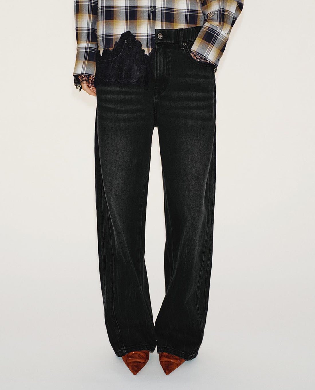URBAN REVIVO - Quần jeans nữ ống rộng lưng thun wash bạc